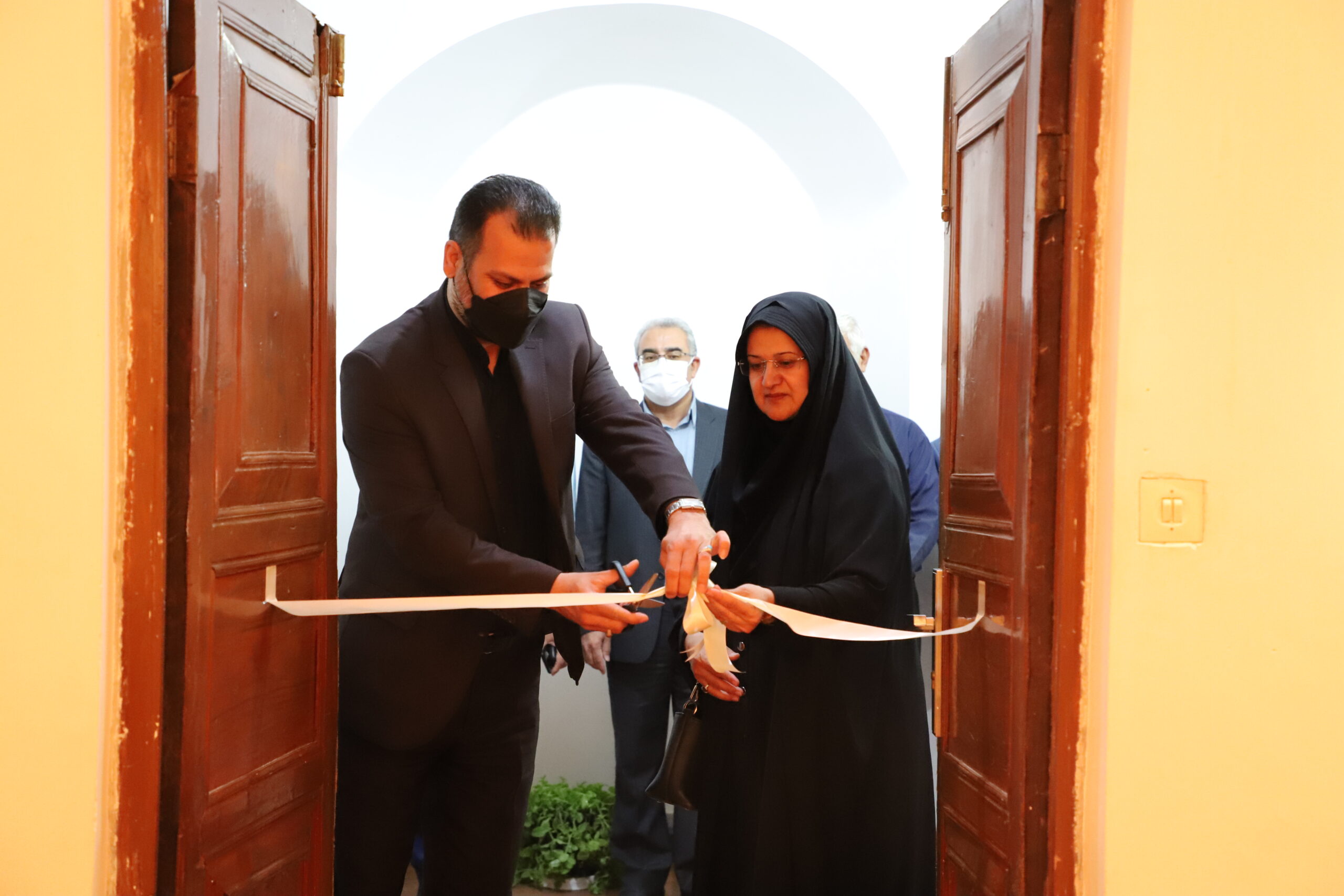 افتتاح نمایشگاه آثار نقاشی و تصویر سازی در باغ و عمارت جهانی اکبریه