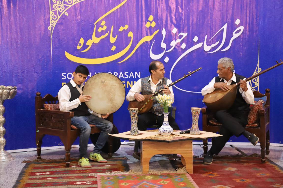 ارتباط زنده با مراکز صداوسیمای استان‌ها از نمایشگاه سراسری صنایع‌دستی خراسان جنوبی